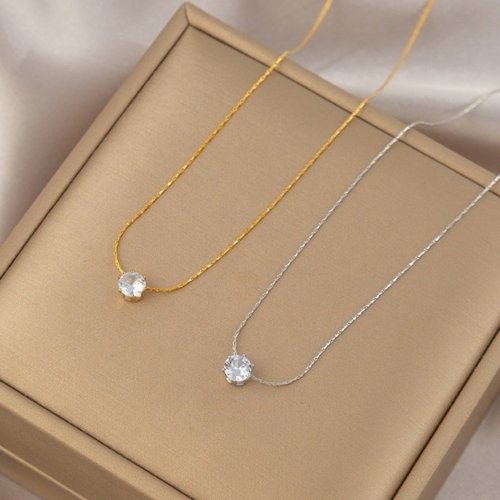 Six-prong diamond pendant necklace